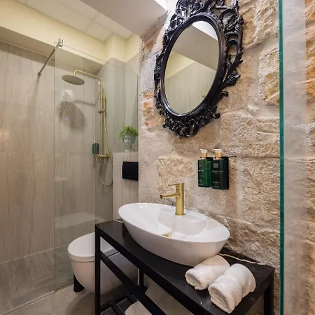 Guest house Design Anima Mundi Citycentre Right Next To Diocletian's Palace