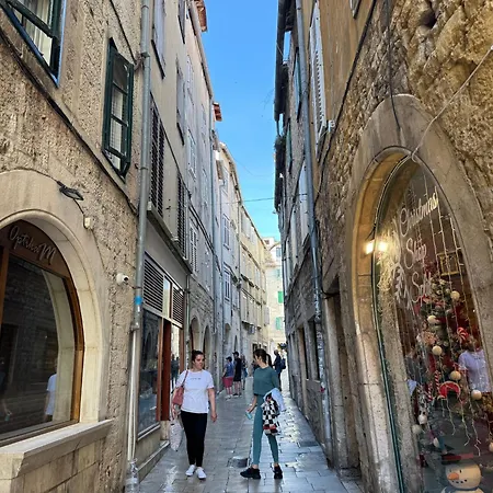 Design Anima Mundi Citycentre Right Next To Diocletian's Palace 3*