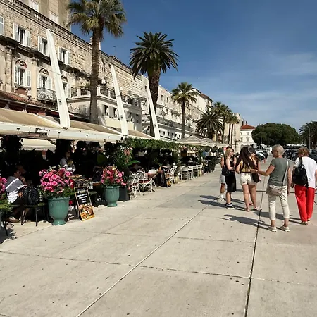 Design Anima Mundi Citycentre Right Next To Diocletian's Palace Konukevi